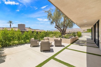 !! BIG PRICE ADJUSTMENT !! Rarely does a residence undergo a - photo 29
