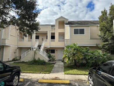 (private lake, pond, creek) Condo For Sale in Lauderdale Lakes Florida