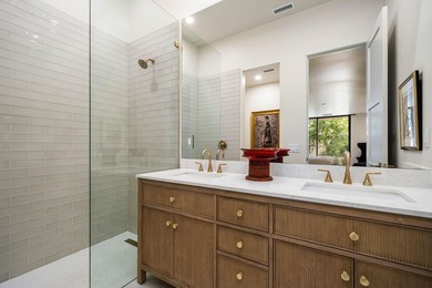 !! BIG PRICE ADJUSTMENT !! Rarely does a residence undergo a - photo 34