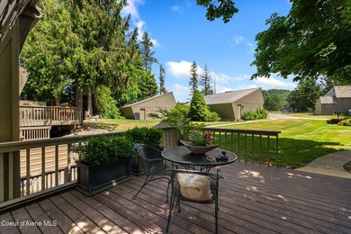 Updated townhome in a tucked-away, lovely waterfront community - photo 9