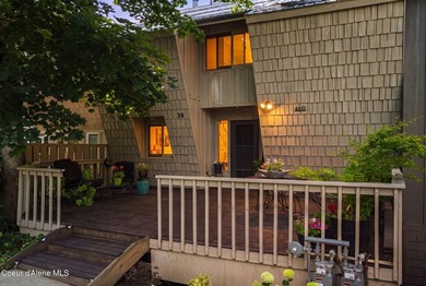Updated townhome in a tucked-away, lovely waterfront community - photo 10