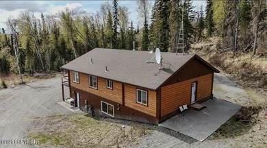Rustic charm & modern convenience! Enjoy this spacious 2,280 sf - photo 3