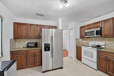 COME AND SEE THIS SPACIOUS 2 STORY HOME LOCATED IN CENTRAL - photo 16