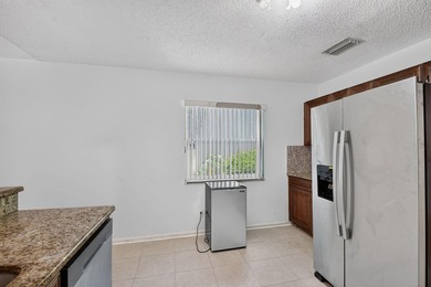COME AND SEE THIS SPACIOUS 2 STORY HOME LOCATED IN CENTRAL - photo 17