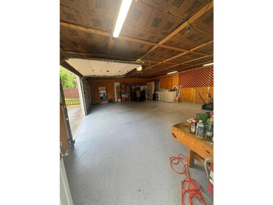 This stunning 4 bedrooms, 1 and a half bath is ready for you - photo 29