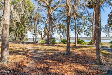 Welcome to 8 Wateree Court, a charming cottage style home - photo 44