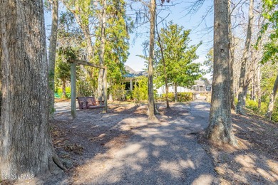 Welcome to 8 Wateree Court, a charming cottage style home - photo 47