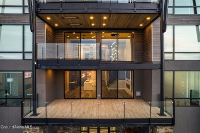 Welcome to the exquisite TOP floor 2-story penthouse at Building - photo 1