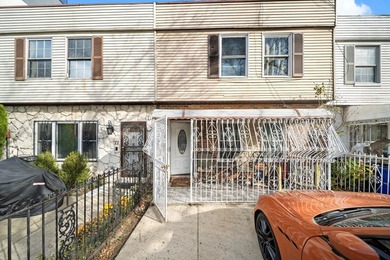 Turnkey and sun-drenched, 79 Amboy Street is a spacious - photo 9