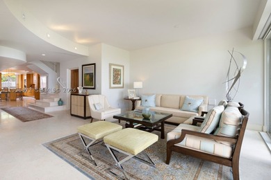 Exceptionally rare beachfront, standalone, townhouse in Key - photo 12