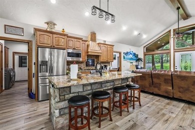 This custom-built 2022 home in Sandpoint on Lake Texoma offers - photo 12