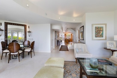 Exceptionally rare beachfront, standalone, townhouse in Key - photo 13