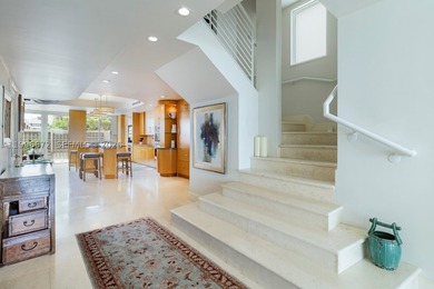 Exceptionally rare beachfront, standalone, townhouse in Key - photo 14