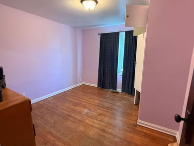 Handyman Special! This 3 bedroom, in town home is ready for its - photo 15