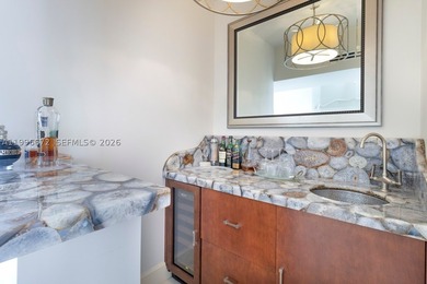 Exceptionally rare beachfront, standalone, townhouse in Key - photo 16