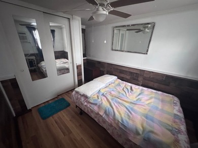 2 Bedrooms - 1 Bathroom Enjoy beautiful lake views around the - photo 6
