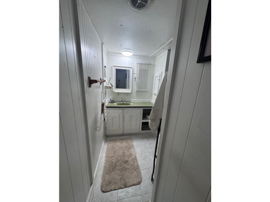 2 Bedrooms - 1 Bathroom Enjoy beautiful lake views around the - photo 8