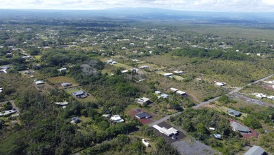 Tucked on a quiet stretch of 3rd Ave in Hawaiian Paradise Park - photo 19