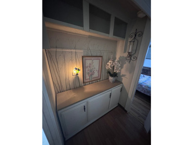 2 Bedrooms - 1 Bathroom Enjoy beautiful lake views around the - photo 9