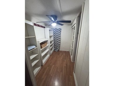 2 Bedrooms - 1 Bathroom Enjoy beautiful lake views around the - photo 10