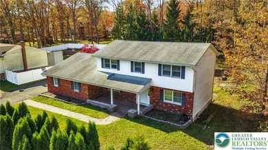 (private lake, pond, creek) Home For Sale in Mount Pocono Boro Pennsylvania