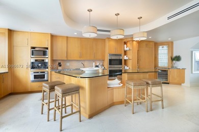 Exceptionally rare beachfront, standalone, townhouse in Key - photo 22