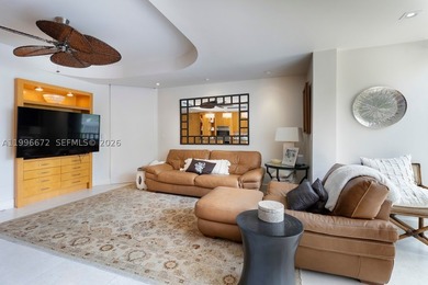 Exceptionally rare beachfront, standalone, townhouse in Key - photo 25