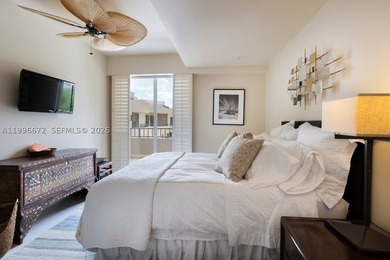 Exceptionally rare beachfront, standalone, townhouse in Key - photo 27