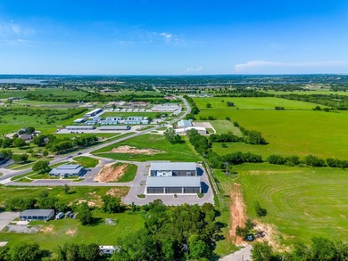 Positioned in the heart of Granbury, this exceptional commercial - photo 31