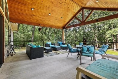 This custom-built 2022 home in Sandpoint on Lake Texoma offers - photo 32