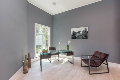 This gorgeous home has been extensively upgraded to the highest - photo 5