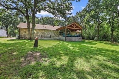 This custom-built 2022 home in Sandpoint on Lake Texoma offers - photo 38