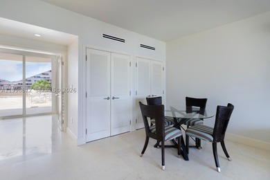 Exceptionally rare beachfront, standalone, townhouse in Key - photo 45