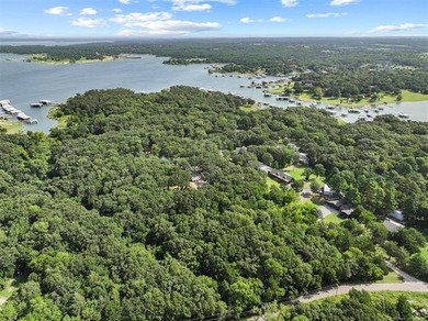 This custom-built 2022 home in Sandpoint on Lake Texoma offers - photo 45