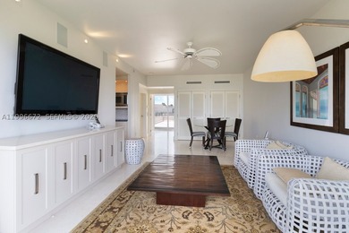 Exceptionally rare beachfront, standalone, townhouse in Key - photo 46