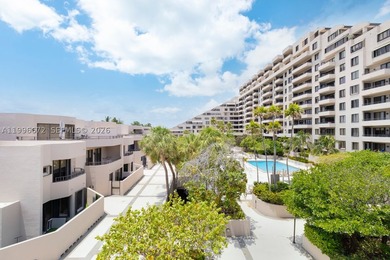 Exceptionally rare beachfront, standalone, townhouse in Key - photo 54