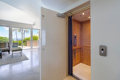 Exceptionally rare beachfront, standalone, townhouse in Key - photo 55