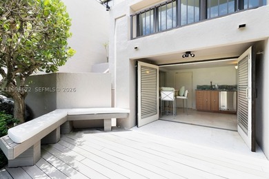 Exceptionally rare beachfront, standalone, townhouse in Key - photo 59