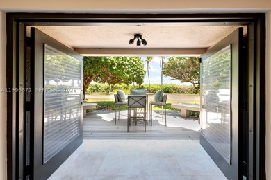 Exceptionally rare beachfront, standalone, townhouse in Key - photo 60