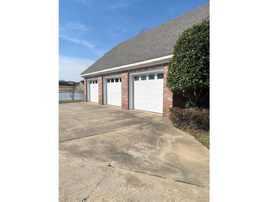 Enjoy stunning lake views from this spacious 5,404 sq ft home - photo 5