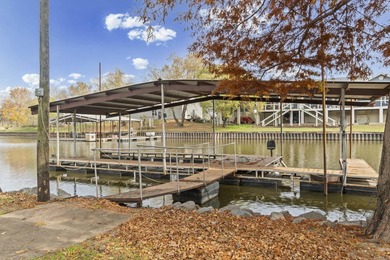 Rollin, Rollin, Rollin on the River! What a beauty, 3 Bedroom