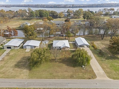 Rollin, Rollin, Rollin on the River! What a beauty, 3 Bedroom