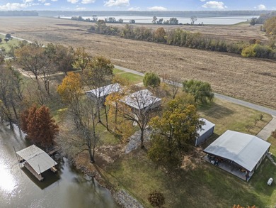 Rollin, Rollin, Rollin on the River! What a beauty, 3 Bedroom
