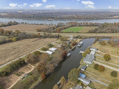 Rollin, Rollin, Rollin on the River! What a beauty, 3 Bedroom