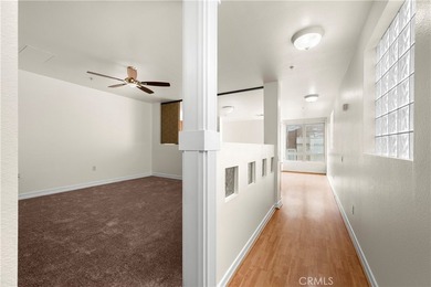 Gorgeous turnkey corner unit on 5th floor at Union Square - photo 12
