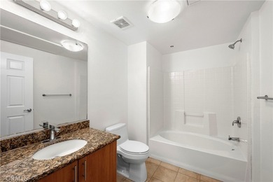Gorgeous turnkey corner unit on 5th floor at Union Square - photo 14