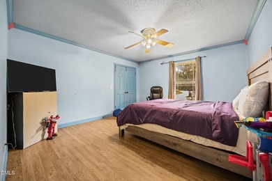 Back on the market due to no fault of the seller! Set on over - photo 17