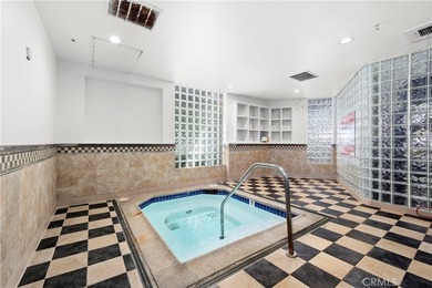 Gorgeous turnkey corner unit on 5th floor at Union Square - photo 23