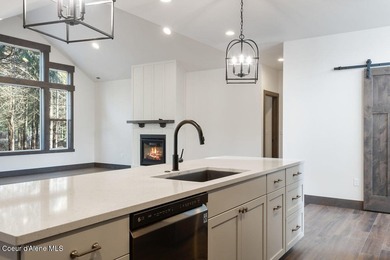 Life gets a little easier here! Built in 2020 and thoughtfully - photo 7