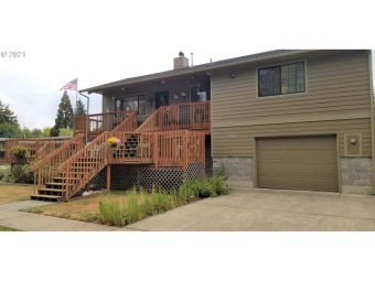 (private lake) Home For Sale in Vernonia Oregon
